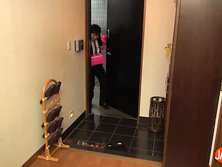 Amateur GF cheats on her husband and gets caught