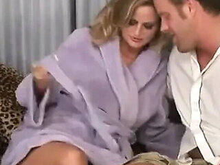 Stepmom Becca Blossoms Gives Blowjob & Cumshot Pleasure