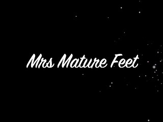 BBW MILF with big tits and love for feet strips at home