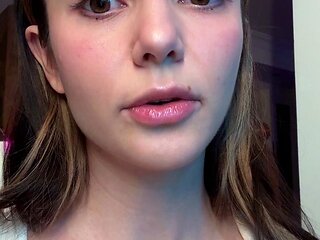 Young amateur teen in solo masturbation getting kinky