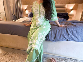 Stepsister Ki Shaadi Hone Ke 4 Din Phele Uski Virginity Todi