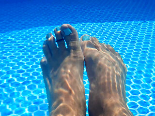 What my bare feet look like under water