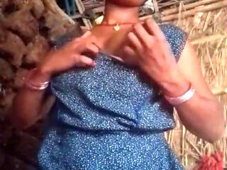 Bhabhi Spiced up Her Boobs and Fingered Her Pussy