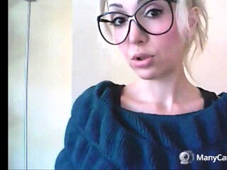 Big Tits MILF Chantal Gapes Her Mouth for Beach Burps