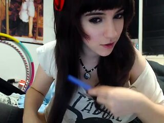 Hot amateur busty brunette masturbate in webcam