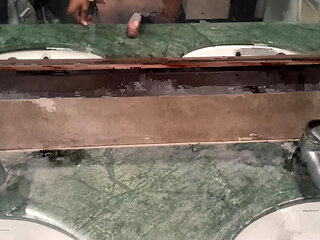 I'm looking for a woman, so come