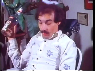 Retro slut queen gets a hot blowjob