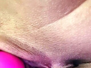 Busty solo babe masturbates in close up pussy toying action