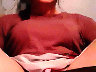 Sissy whiteboi ballbusting