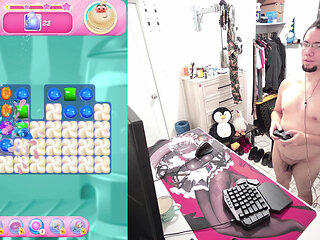 HORNY NAKED MAN PLAY CANDY CRUSH SAGA #2