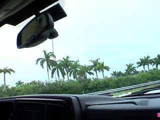 Header likes to suck deep and to get her facial ending