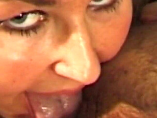 Curvy MILFs Worship Toes and Lick Hairy Ass