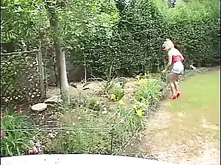 Step mom serves up some golden heatwave fuck