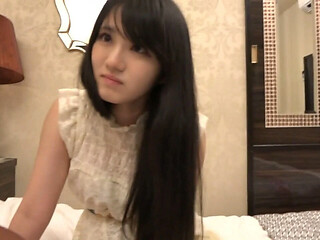 The Girl I Met Through Steppapa-katsu Is an Aspiring Voice Actress with an E-cup