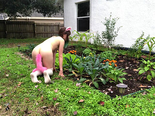 Kitty Kums in the Kale