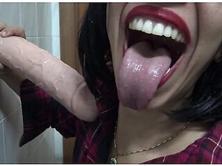 Brunette Babe In Francaise Gros Seins Parle Cru Gros Bite Dans La Bouche