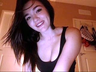 Big boob brunette masturbates on webcam