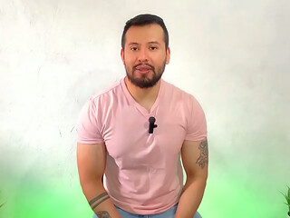 Tecnico del internet penetra con su gran polla al joven due&ntilde_o de la casa! Relato sexual