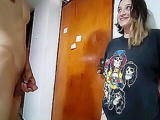 Entra A Mi Apartamento Cuando No Esta Mi Esposa