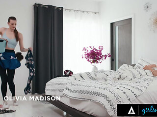 GIRLSWAY - Housekeeper Olivia Madison Caught Naughty Glimpses Of Her Bosses - SPANISH SUBTITLES