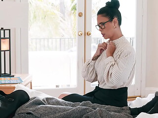 Teacher Gives Hurt Student A Release - Dana Vespoli, Ricky Spanish