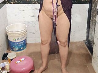 Priya Bhabi Hot Bathing Big Ass Show