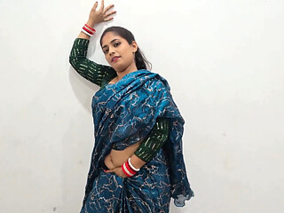 bhabhi ne apne chut aur ass se pani nikal didlo se