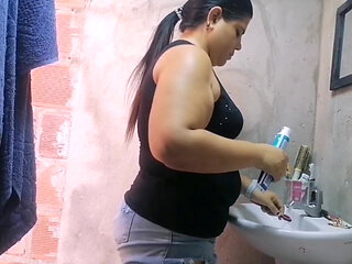 I See My Stepmother Changing Her Clothes, What a Big Ass