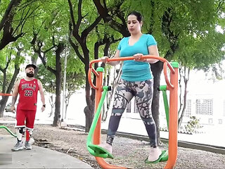 My sexy and hot neighbor is in the park and when I see her there she proposes that I fuck her and I accept - Porno en Espa&ntilde;ol