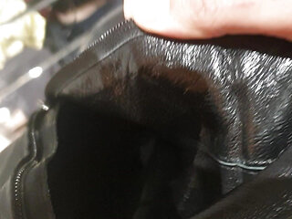 Defloration of her right boot