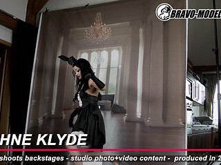 388-Backstage photoshoot Daphne Klyde - Adult