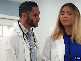 Blonde Deep-Throats Horny Guy