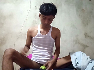Jujut Expression Playing Solo Using Cucumbers That Have Been Hollowed Out