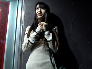 A032G02 lewd SEX with a girl who meets in front of a love hotel!