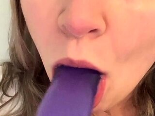 Lovely Amateur teen brunette masturbating outdoor