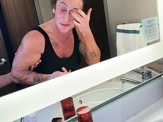 Kandylegs is a sensual and hot MILF who gives an intense