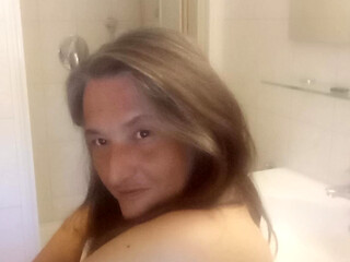 Mature MILF My hair, my look, your imagination