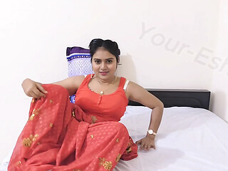 Beautiful Indian Deshi Mom Masturbates in Solo Video