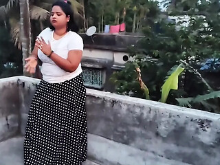 Chachi ki beti ko chhat par bulake choda