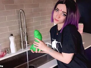 Raven Washes the Dishes while You Watch! (wholesome)