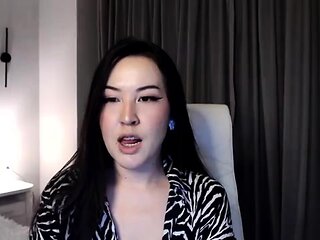 Webcam MILF Beauty Masturbating