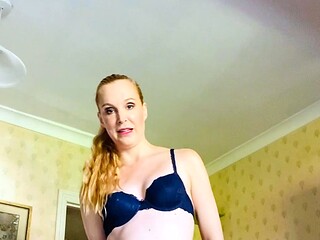 Amateur brunette Michelle with small tit