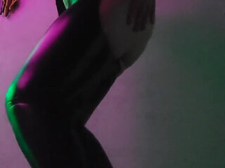 Shyyfxx Dogging, Twerk and Dance of Your Richest Argentine Redhead!