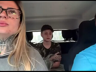 Morador de rua fica com tesao ao ficar bravo ! inedito ele disse que ia dar o cu ea buceta pra nos ao mesmo tempo ! e no carro ela mostrou o bucet&atilde_o todo babado de tesao louka pra foder
