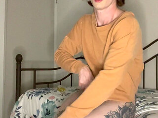 Sissy Tessa fucks her ass and cums hard!