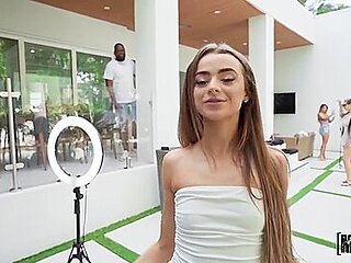 Nikki Nicole - Social Influencer