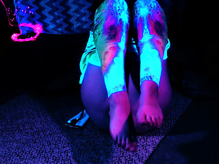 Neon Raver Lays a Clutch of Eggs in Uv Then Pushes Them All Out and Pisses: Ovipositor and Egg Play Seduction