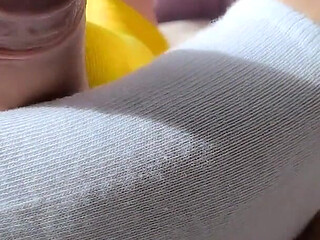 Sunny Summer Sockjob in Mismatched Socks