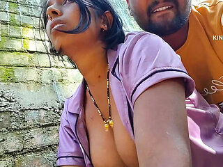 Permi Pooja Hot Bhabhi Outdoor Sex - Desi Aunty Morning Boobs Sucking Young Boy in Jungle