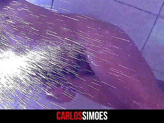 Novinha Gostosa Tomando Banho